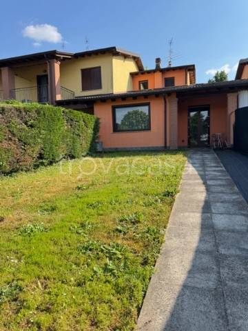 casa indipendente in vendita a Romano di Lombardia