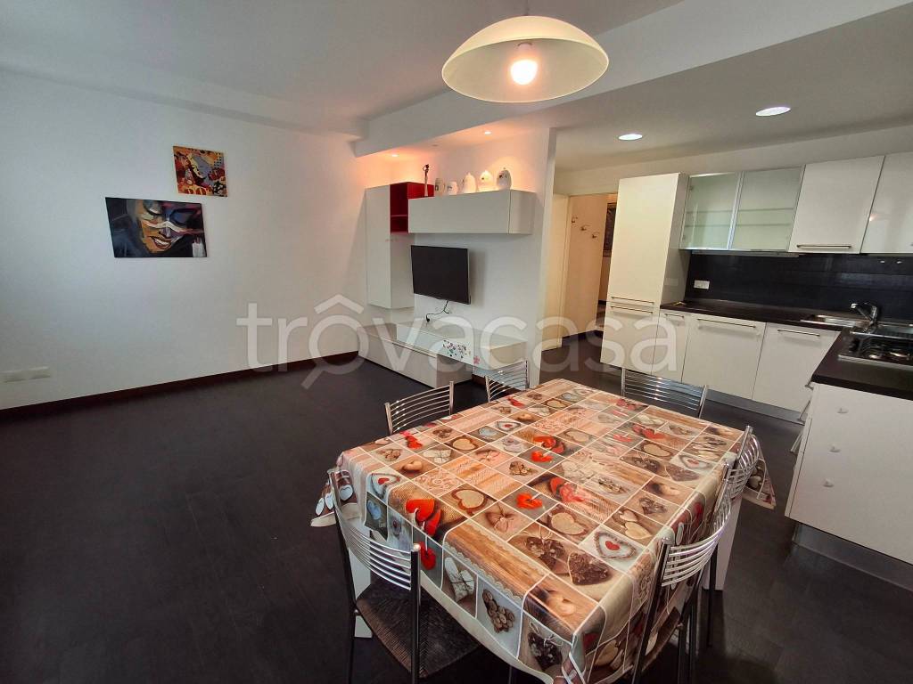 casa indipendente in vendita a Romano di Lombardia