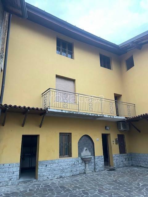 casa indipendente in vendita a Romano di Lombardia