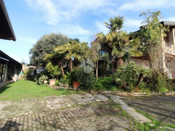 casa indipendente in vendita a Romano di Lombardia