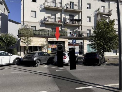 negozio in vendita a Romano di Lombardia