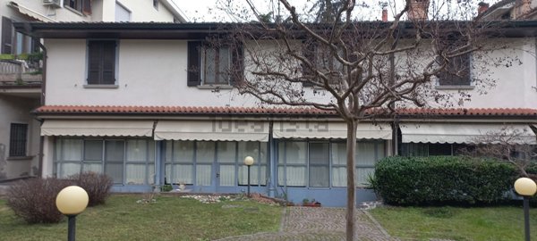 casa indipendente in vendita a Romano di Lombardia