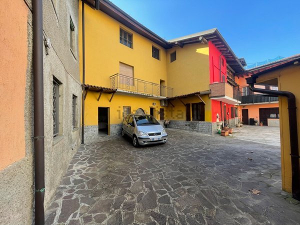 casa indipendente in vendita a Romano di Lombardia