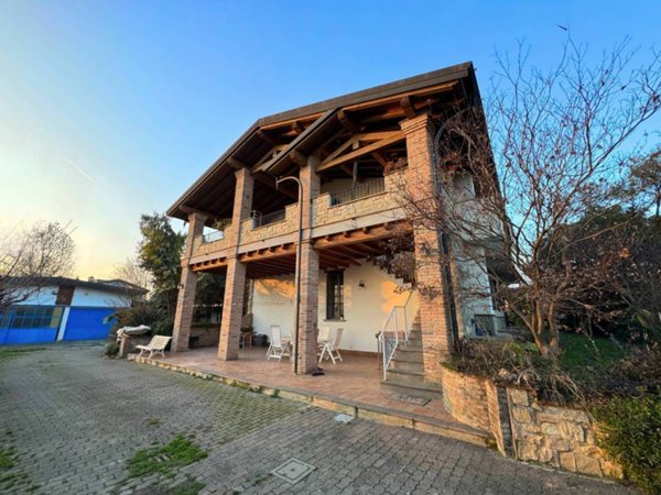 casa indipendente in vendita a Romano di Lombardia