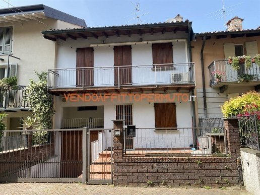 casa indipendente in vendita a Romano di Lombardia