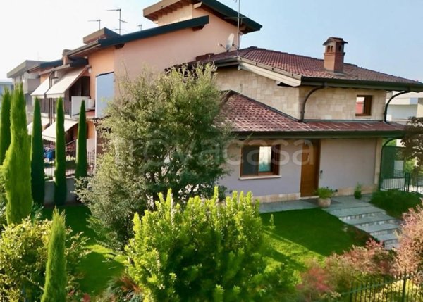 casa indipendente in vendita a Romano di Lombardia