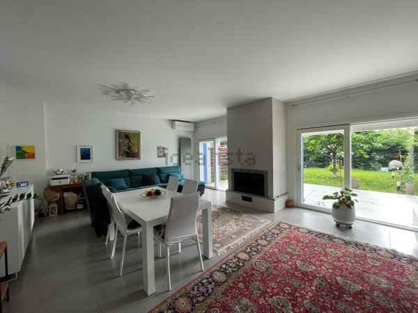 casa indipendente in vendita a Romano di Lombardia