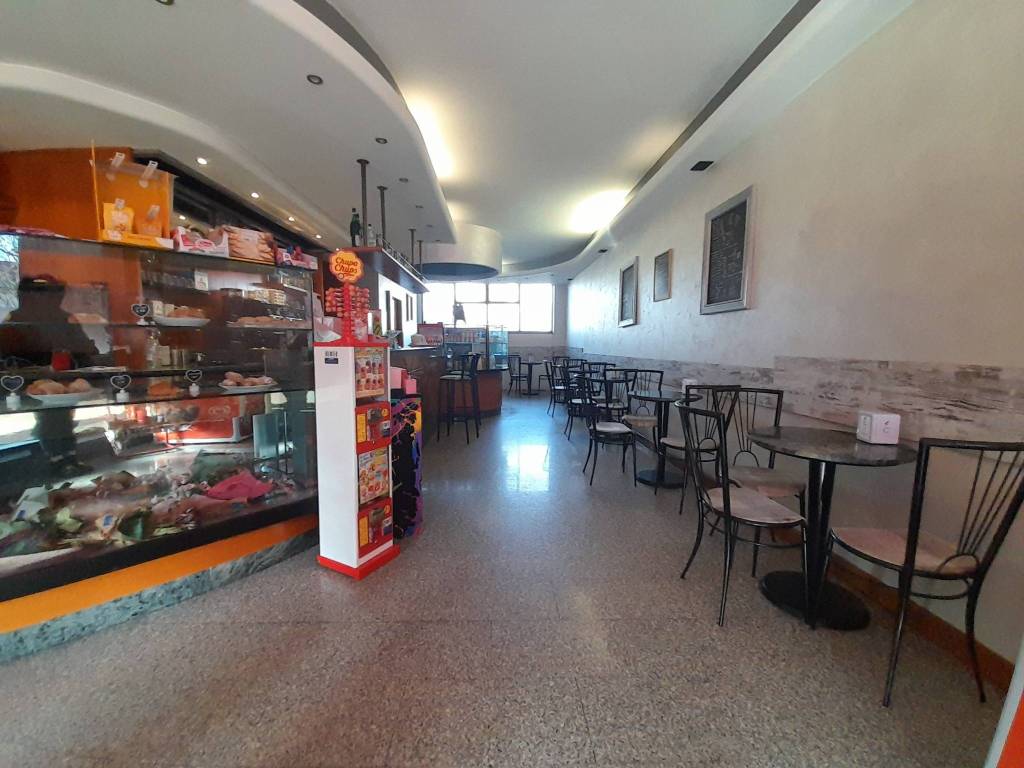 negozio in vendita a Romano di Lombardia