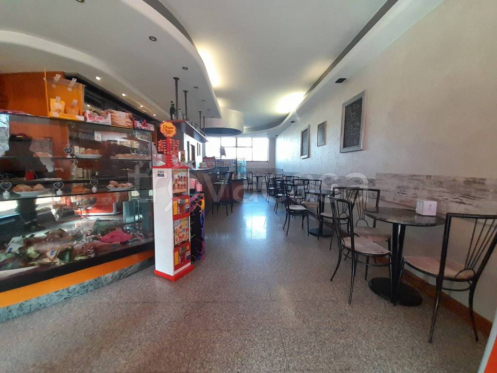 negozio in vendita a Romano di Lombardia