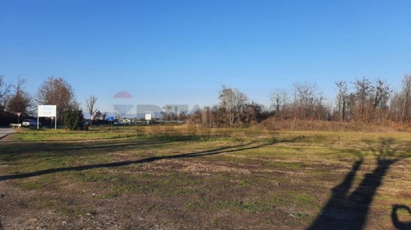 terreno agricolo in vendita a Romano di Lombardia
