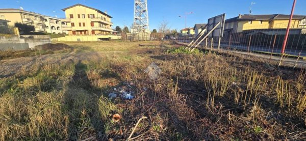 terreno edificabile in vendita a Romano di Lombardia