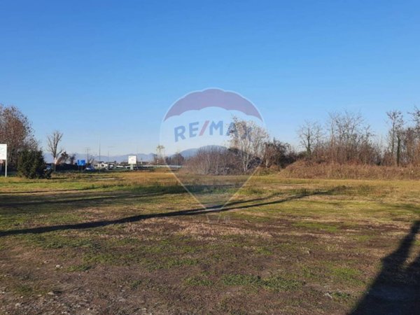terreno agricolo in vendita a Romano di Lombardia