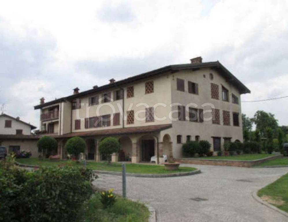 appartamento in vendita a Romano di Lombardia in zona Pascolo