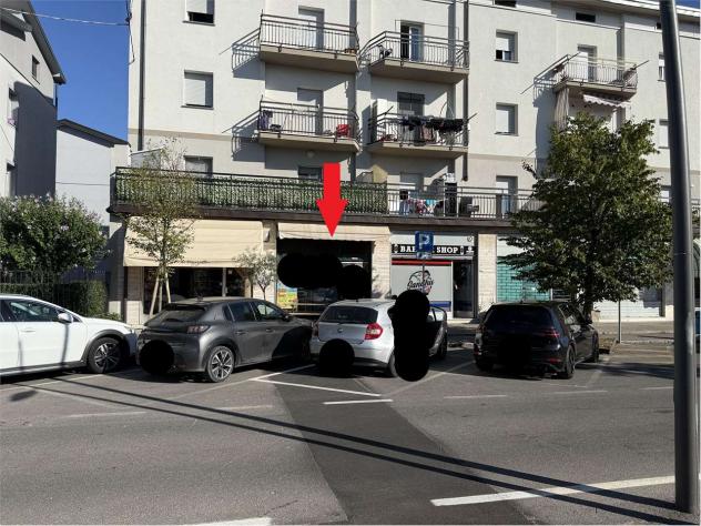 negozio in vendita a Romano di Lombardia