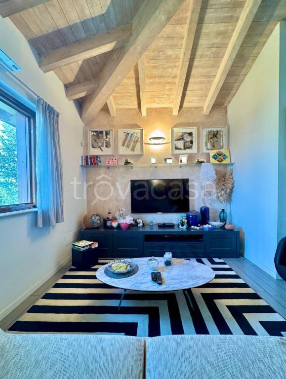 casa indipendente in vendita a Romano di Lombardia