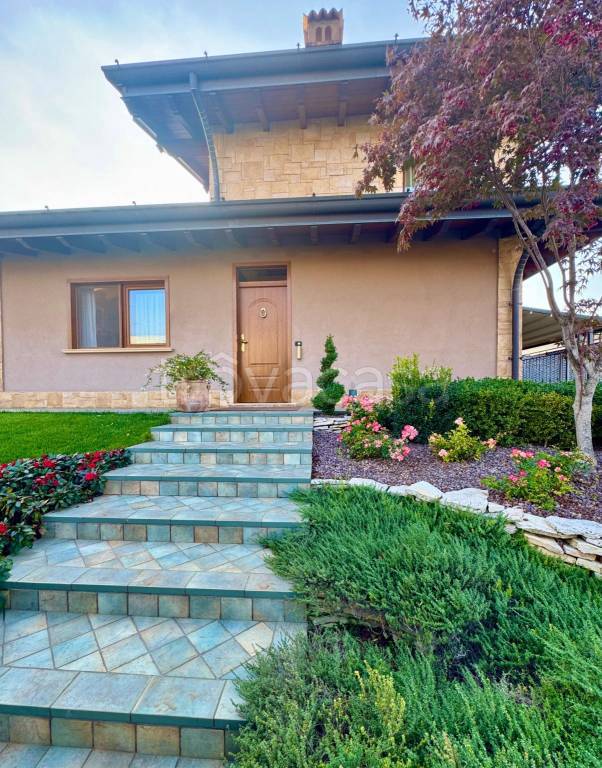 casa indipendente in vendita a Romano di Lombardia