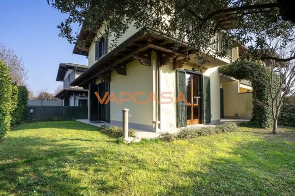 casa indipendente in vendita a Romano di Lombardia