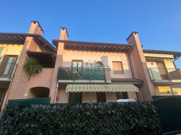 appartamento in vendita a Romano di Lombardia in zona Piscine