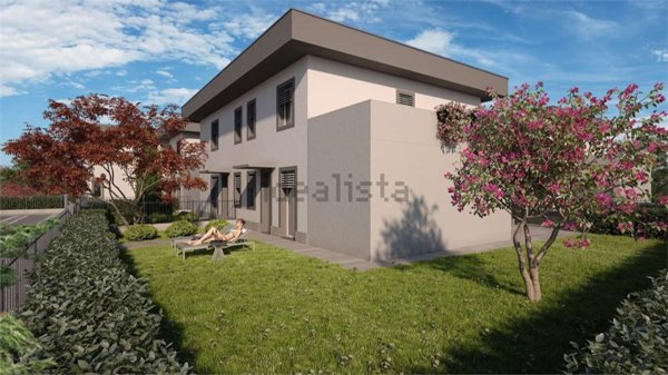 casa indipendente in vendita a Romano di Lombardia