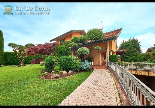 casa indipendente in vendita a Romano di Lombardia