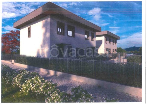 casa indipendente in vendita a Romano di Lombardia