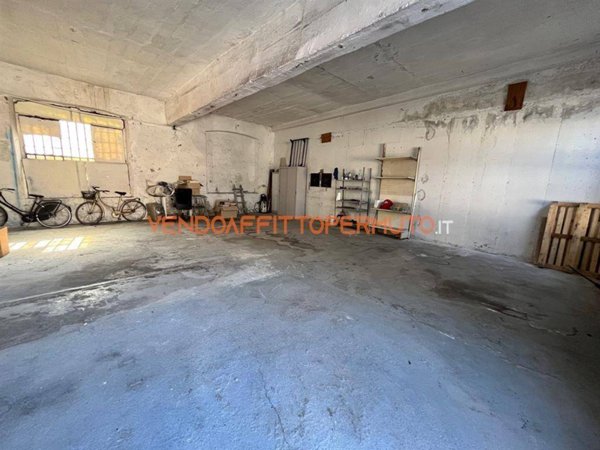 locale commerciale in vendita a Romano di Lombardia