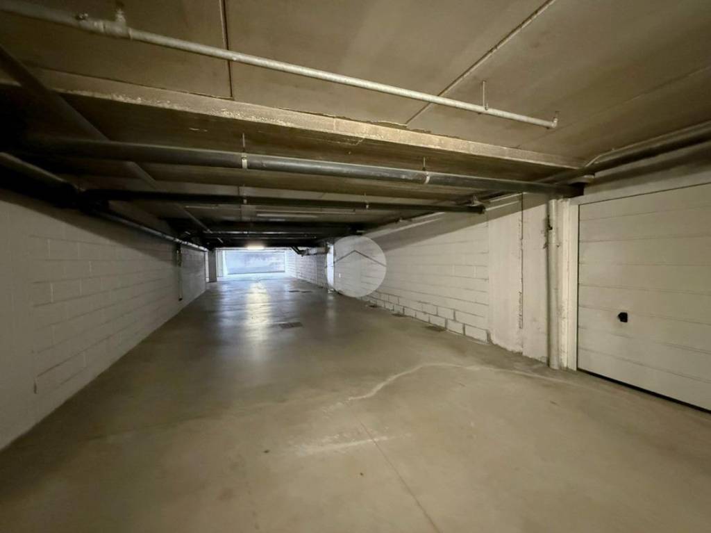 locale commerciale in vendita a Romano di Lombardia