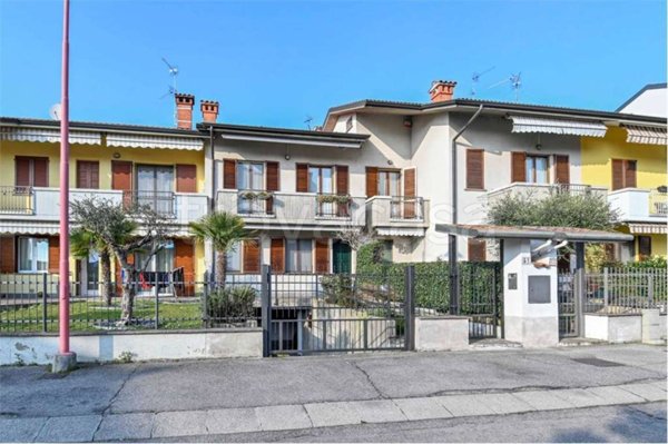 casa indipendente in vendita a Romano di Lombardia