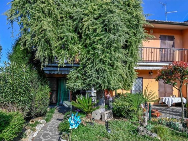 casa indipendente in vendita a Romano di Lombardia