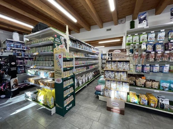 negozio in vendita a Romano di Lombardia