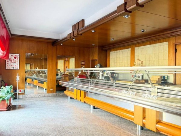 negozio in vendita a Romano di Lombardia