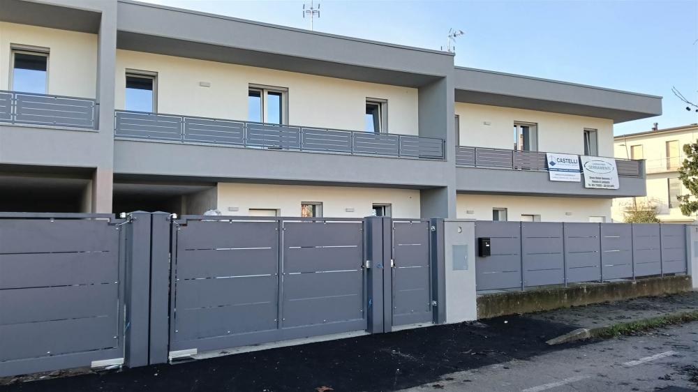 casa indipendente in vendita a Romano di Lombardia