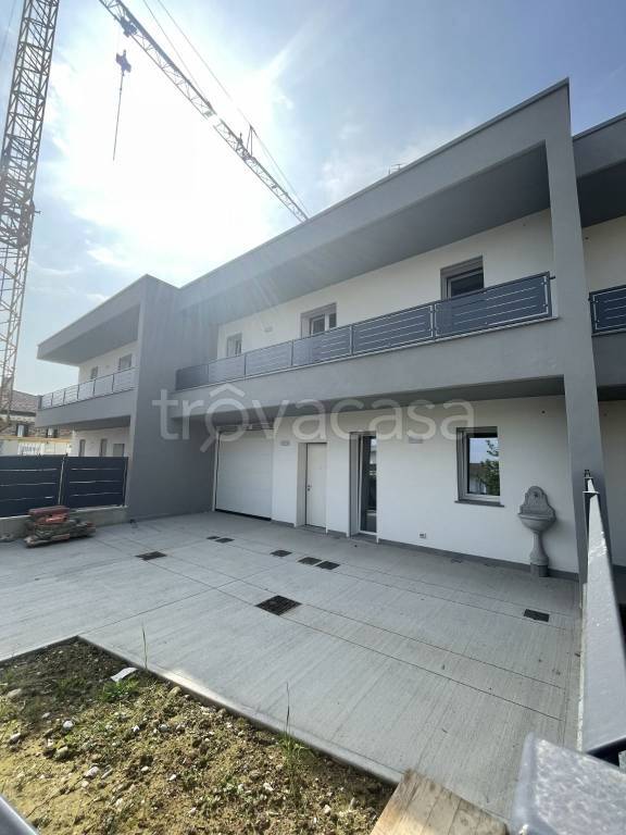 casa indipendente in vendita a Romano di Lombardia