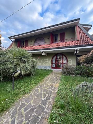 casa indipendente in vendita a Romano di Lombardia