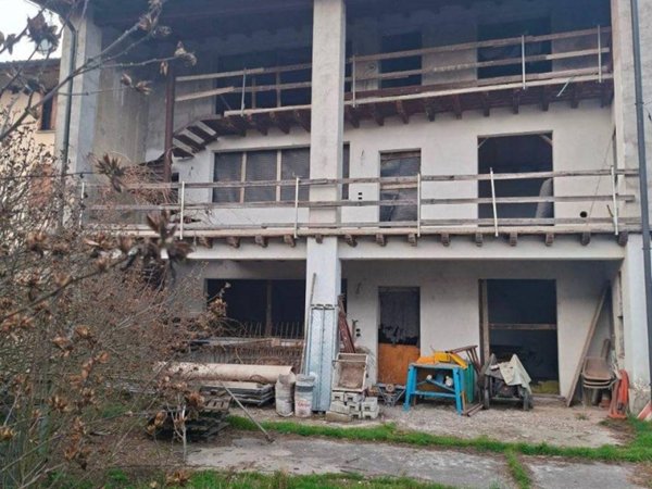 casa indipendente in vendita a Romano di Lombardia