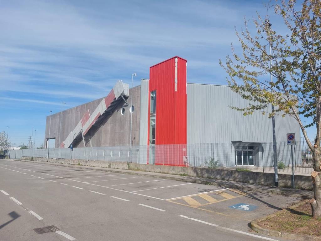 capannone in vendita a Romano di Lombardia