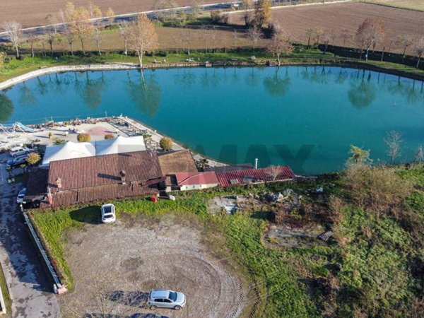 negozio in vendita a Romano di Lombardia