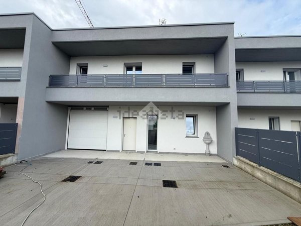 casa indipendente in vendita a Romano di Lombardia