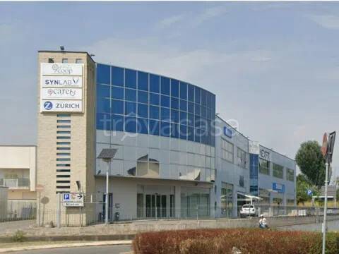 locale commerciale in vendita a Romano di Lombardia