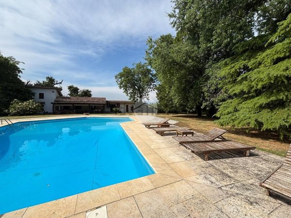 casa indipendente in vendita a Romano di Lombardia