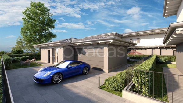 casa indipendente in vendita a Romano di Lombardia in zona Piscine