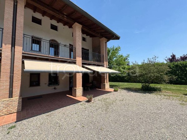casa indipendente in vendita a Romano di Lombardia in zona Cappuccini