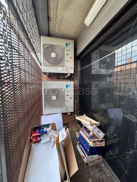 negozio in vendita a Romano di Lombardia in zona Pascolo