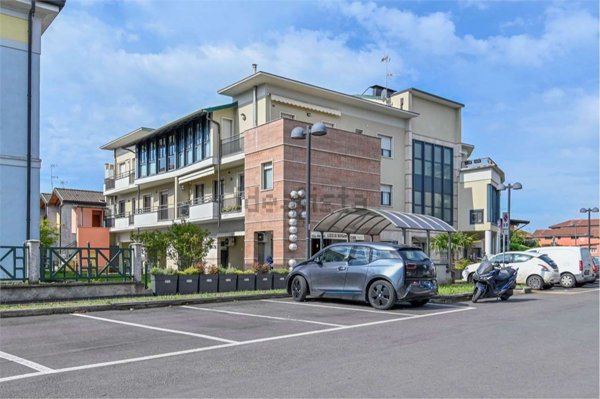 appartamento in vendita a Romano di Lombardia in zona Piscine