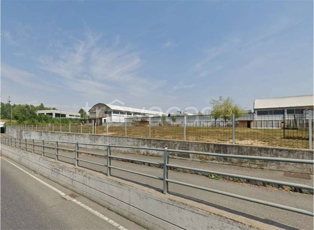 locale commerciale in vendita a Romano di Lombardia in zona Piscine