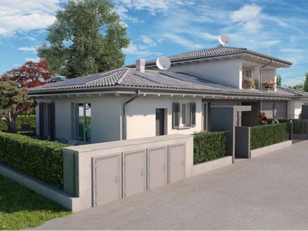 casa indipendente in vendita a Romano di Lombardia in zona Piscine