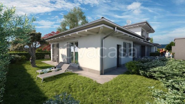 casa indipendente in vendita a Romano di Lombardia in zona Piscine