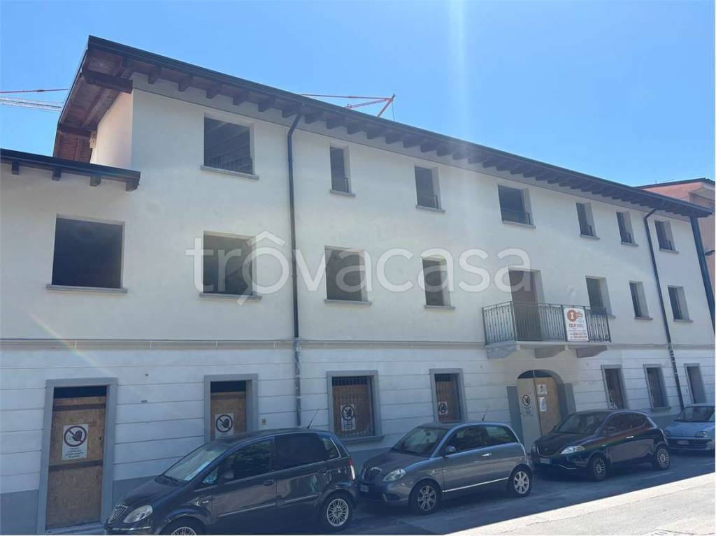 appartamento in vendita a Romano di Lombardia in zona Piscine