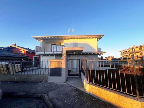 appartamento in vendita a Romano di Lombardia in zona Piscine