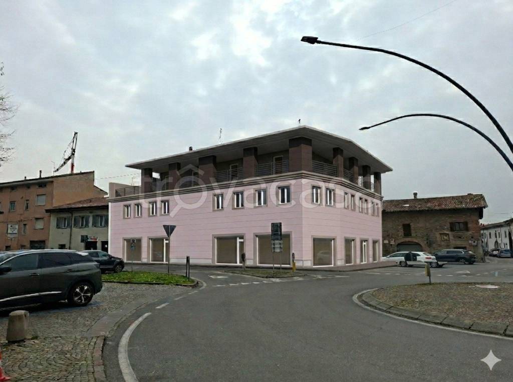 appartamento in vendita a Romano di Lombardia in zona Piscine